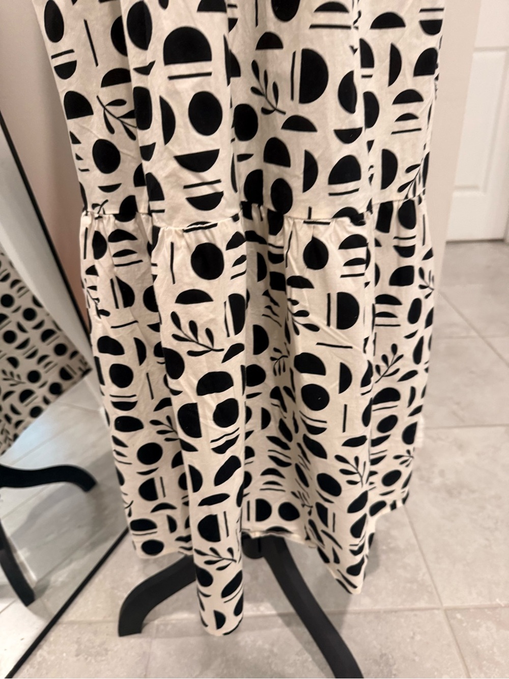 Rachel Zoe Black and White Geometric Print Long Sleeve Maxi Tiered Dress - Picture 4 of 7